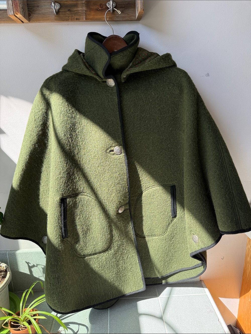 Vintage Dachstein Austrian Loden Wool Hooded Cape - Picture 13 of 13